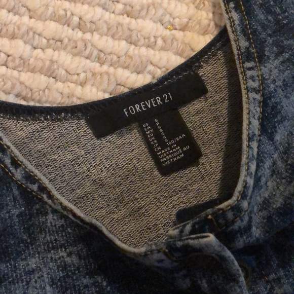 Crop Top - Picture 3 of 6